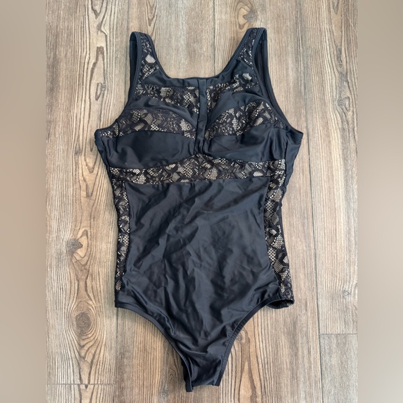 Badgley Mischka Other - Badgley Mischka Black Lace Inset Swimsuit - Size 10 Luxe Collection